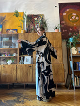 Cargar imagen en el visor de la galería, Black Salt Satin Longmono