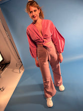 Kép betöltése a galériamegjelenítőbe: Sassy Wavy Kimo Top