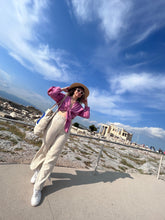 Kép betöltése a galériamegjelenítőbe: Sassy Wavy Kimo Top