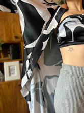 Cargar imagen en el visor de la galería, Black Salt Satin Longmono