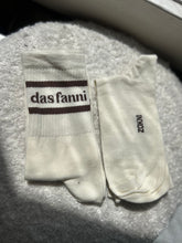 Kép betöltése a galériamegjelenítőbe: Cream Das Fanni Zokni