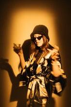 Cargar imagen en el visor de la galería, Black Salt Satin Longmono