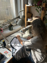 Kép betöltése a galériamegjelenítőbe: The Frakk Scarf