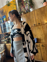 Cargar imagen en el visor de la galería, Black Salt Satin Longmono