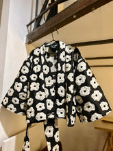 Load image into Gallery viewer, Daisy Jacquard Kimono