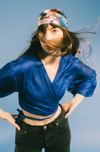 Cargar imagen en el visor de la galería, Ocean Blue Silk Kim Top