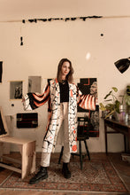 Kép betöltése a galériamegjelenítőbe: Keleti Blokk Void Face KIMONO