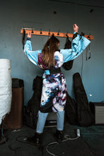 Kép betöltése a galériamegjelenítőbe: Keleti Blokk Blue Clown x das fanni KIMONO