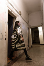 Kép betöltése a galériamegjelenítőbe: Keleti Blokk Green Void Face x das fanni KIMONO