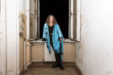 Kép betöltése a galériamegjelenítőbe: Keleti Blokk Blue Clown x das fanni KIMONO