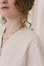 Kép betöltése a galériamegjelenítőbe: Creamy Waves Kimo Top