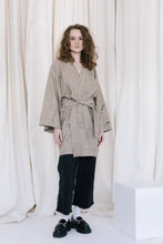 Kép betöltése a galériamegjelenítőbe: Random Handpainted LINEN kimono