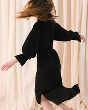 Kép betöltése a galériamegjelenítőbe: Kimono Wrap Dress