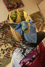 Kép betöltése a galériamegjelenítőbe: White cat  scarf / Marosi Panni