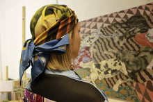 Kép betöltése a galériamegjelenítőbe: White cat  scarf / Marosi Panni