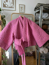 Cargar imagen en el visor de la galería, FLUFFY / Crop Kimo Puffer Jacket
