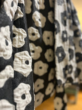 Load image into Gallery viewer, Daisy Jacquard Kimono
