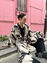 Cargar imagen en el visor de la galería, Paint It! Kimono
