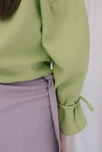 Kép betöltése a galériamegjelenítőbe: Banana Green Mini Kimono
