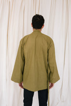 Kép betöltése a galériamegjelenítőbe: Avocado Green Kimono
